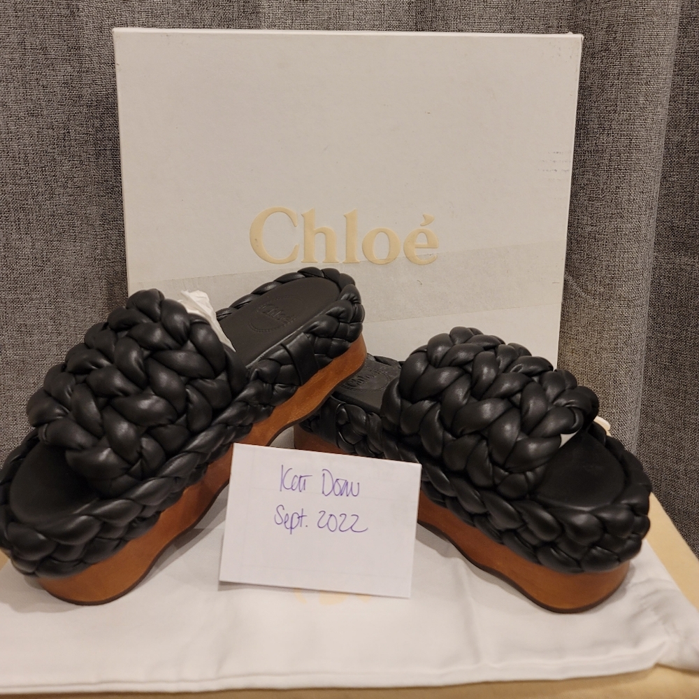 Chloe Wavy Sandals